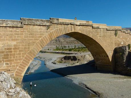 Po originálním římském mostě Cendere ještě donedávna jezdila auta