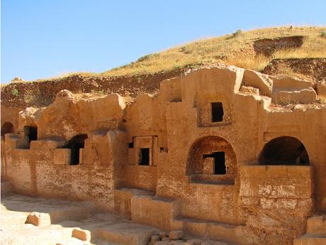 Ve východořímském městě Dara se dochovaly skalní hroby