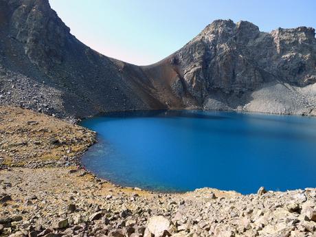 Jezero Deniz Gölü v pohoří Kačkar