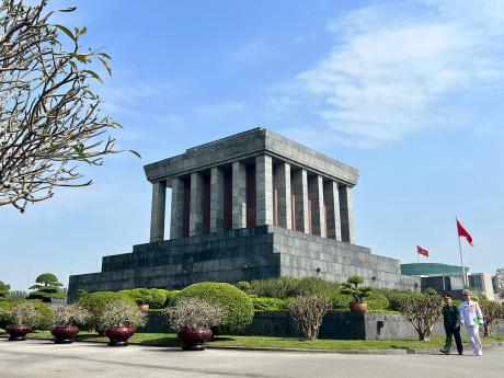 Ho Či Minovo mauzoleum se sarkofágem komunistického vůdce